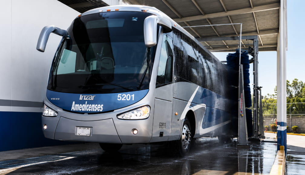 lavado de autobuses